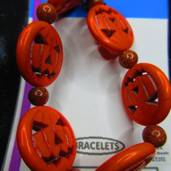 Orange Howlite Jack O Lantern Pumpkins With Goldstone 7" Stretchy Bracelet - Picture 2 of 3